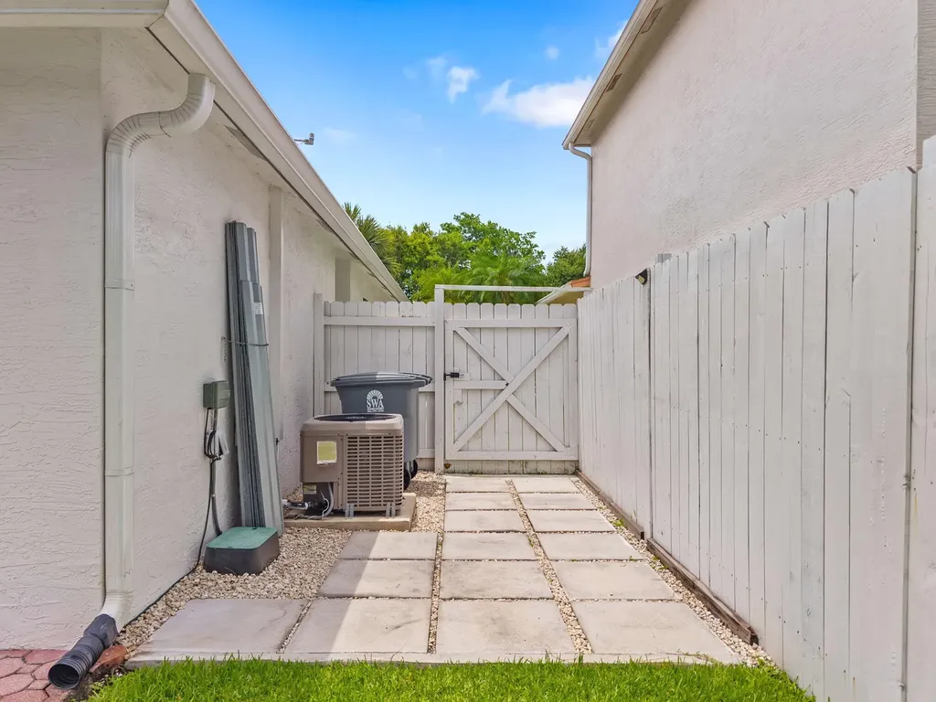 6196 Azalea Circle West Palm Beach FL 33415