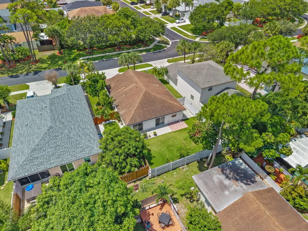 6196 Azalea Circle West Palm Beach FL 33415