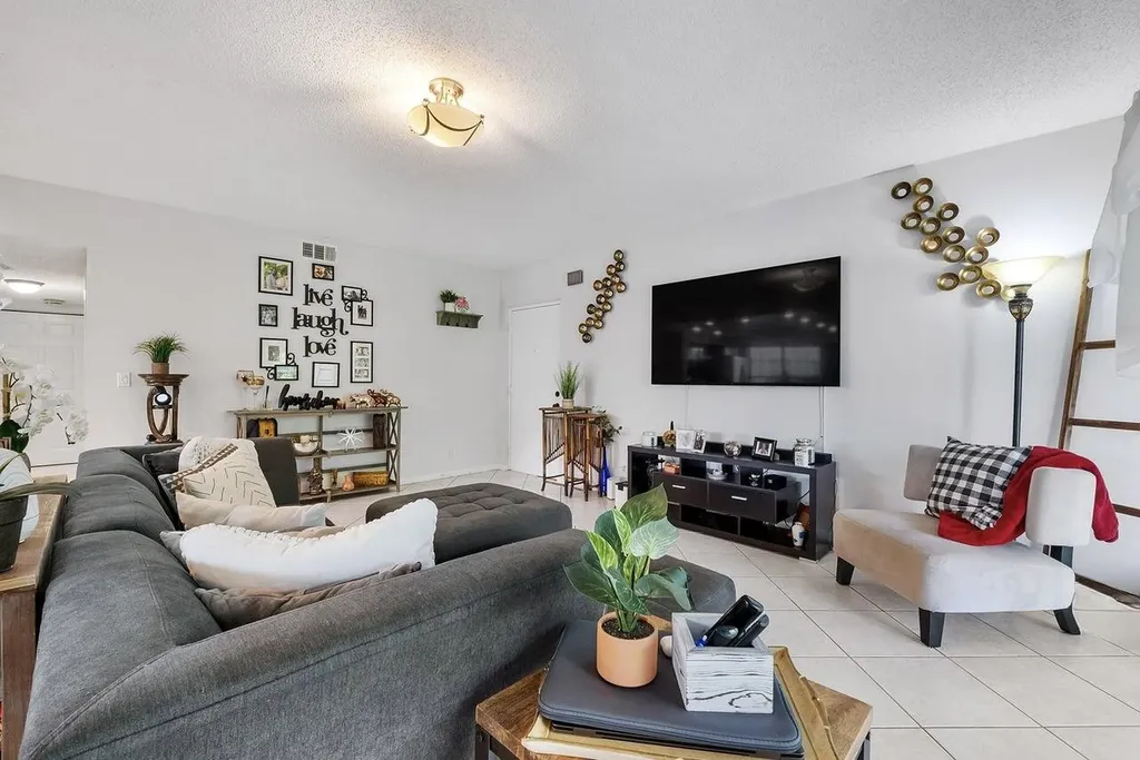 6237 Old Court Road Boca Raton FL 33433