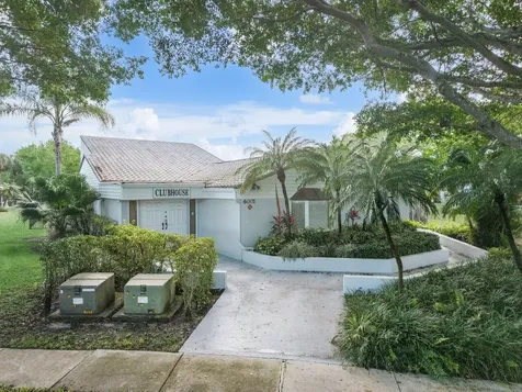 6237 Old Court Road Boca Raton FL 33433