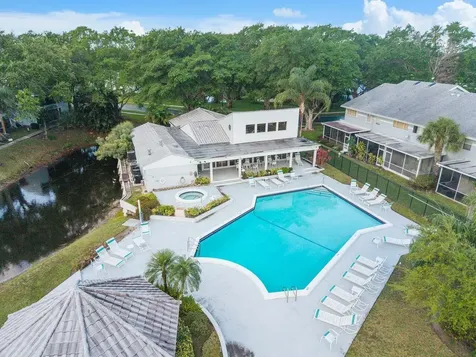 6237 Old Court Road Boca Raton FL 33433