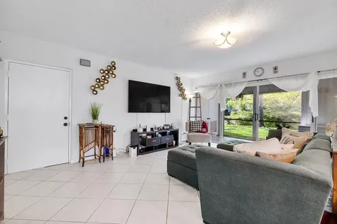 6237 Old Court Road Boca Raton FL 33433