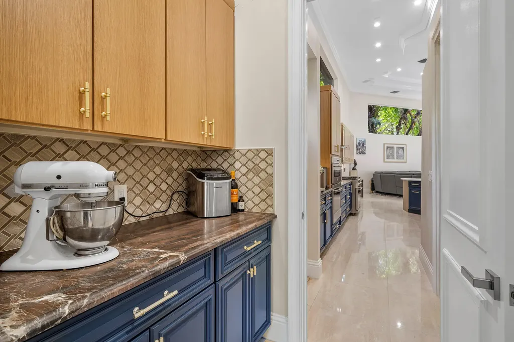 6595 NW 32nd Terrace Boca Raton FL 33496