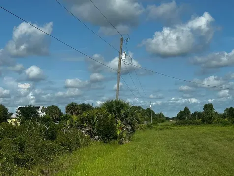 15138 NW 262nd Street Okeechobee FL 34972