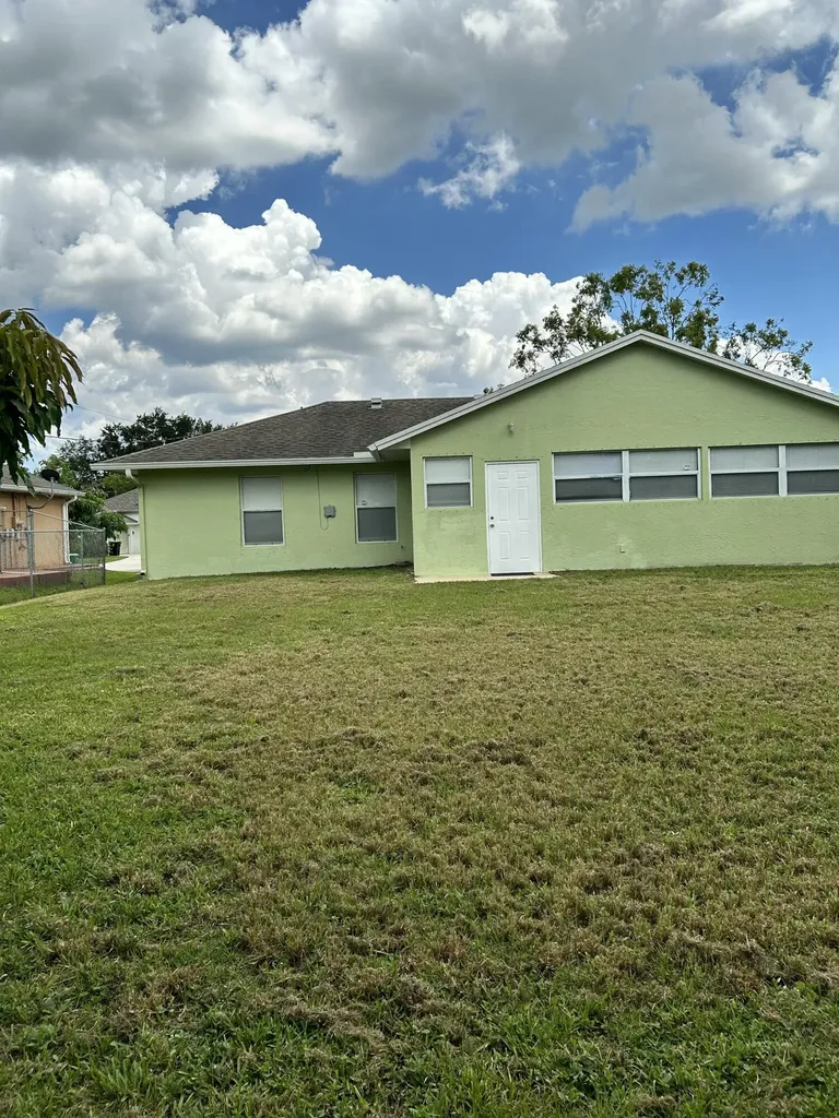 367 SW Donna Terrace Port St Lucie FL 34984