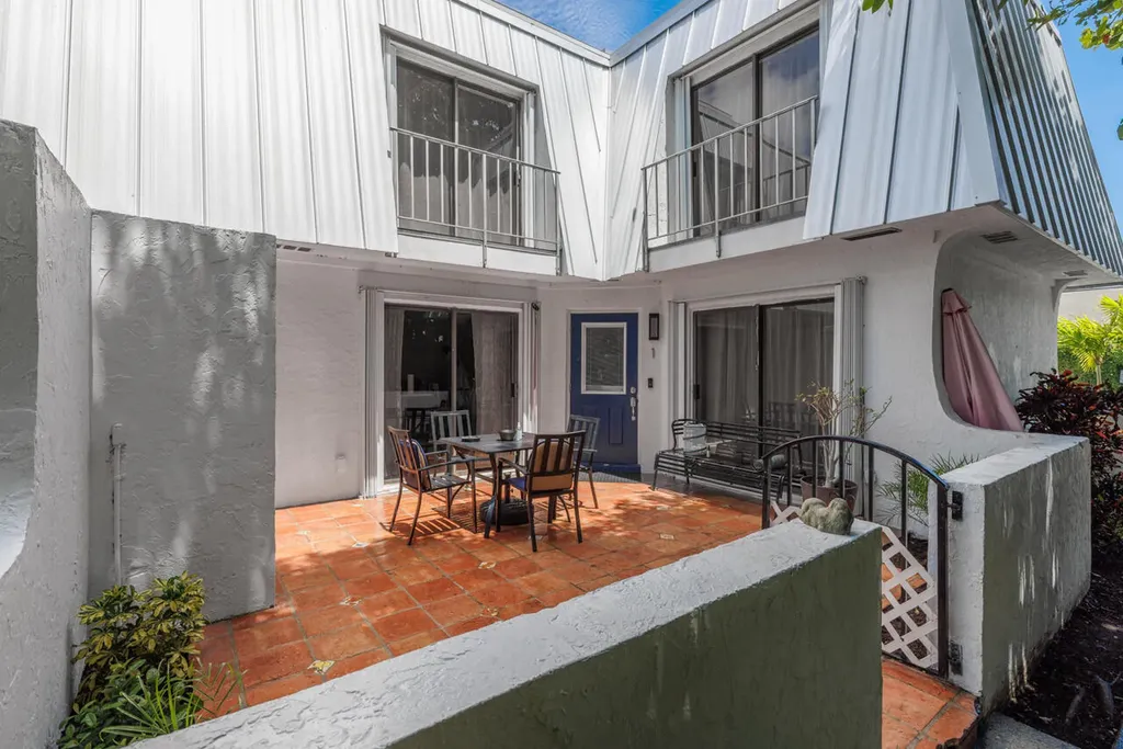 106 Linda Lane Palm Beach Shores FL 33404