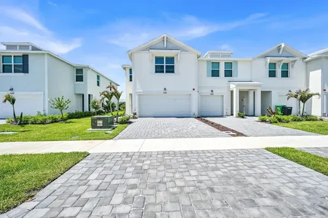 575 Salisbury Circle Fort Pierce FL 34982
