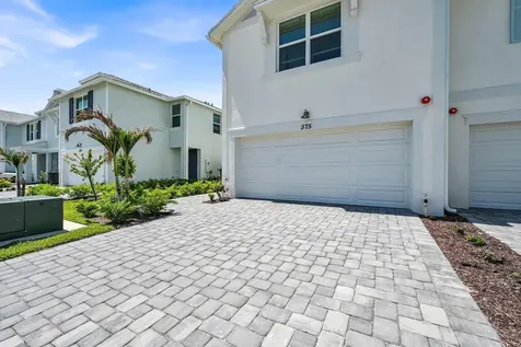 575 Salisbury Circle Fort Pierce FL 34982