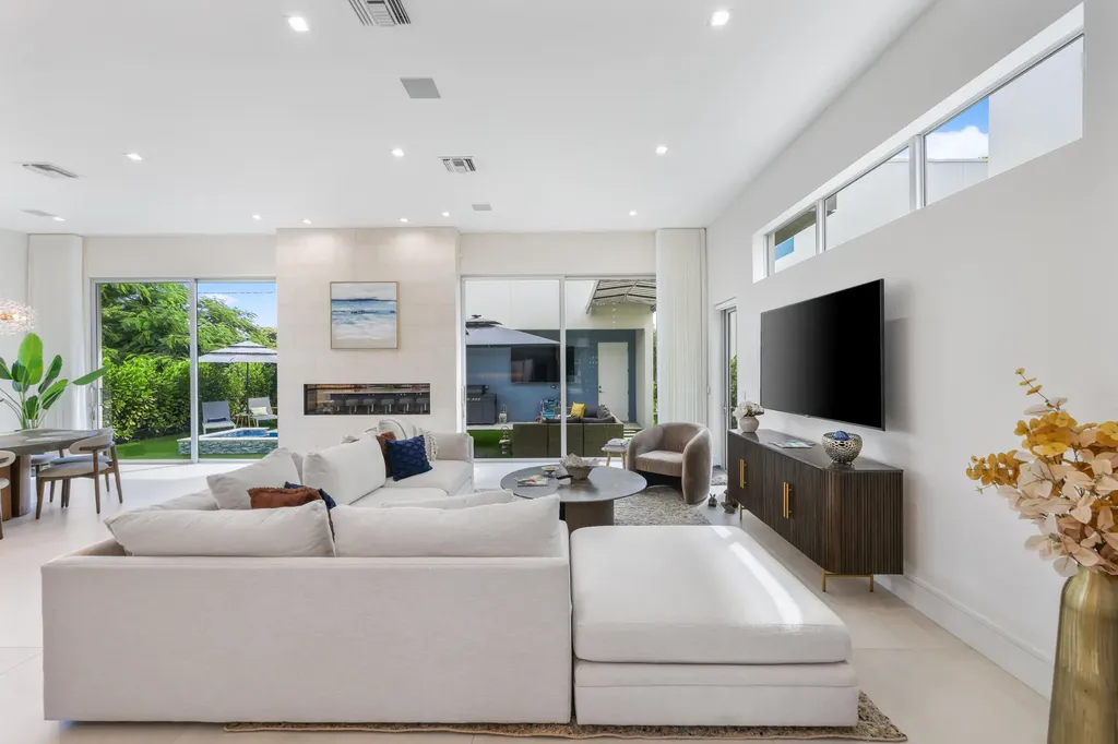 333 S Swinton Avenue Delray Beach FL 33444