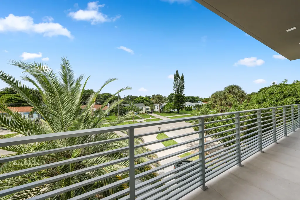 333 S Swinton Avenue Delray Beach FL 33444