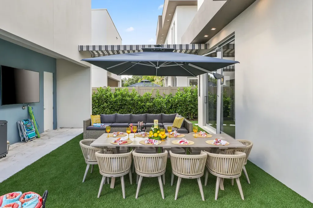 333 S Swinton Avenue Delray Beach FL 33444