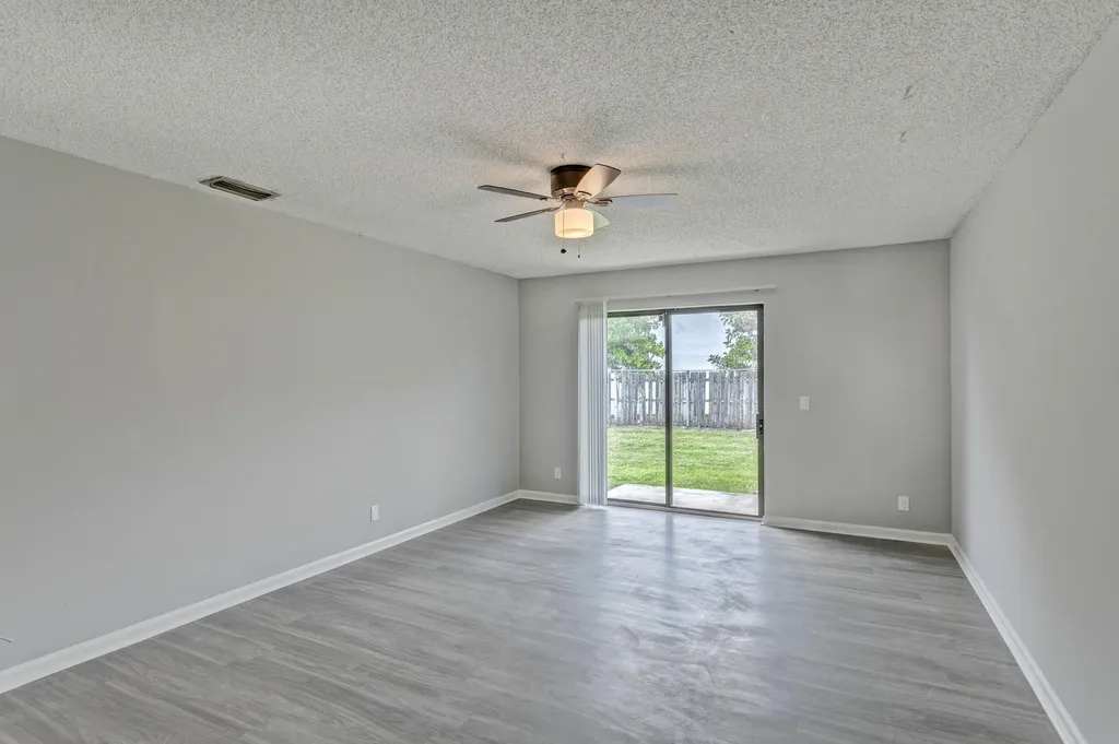 9186 Roan Lane West Palm Beach FL 33403