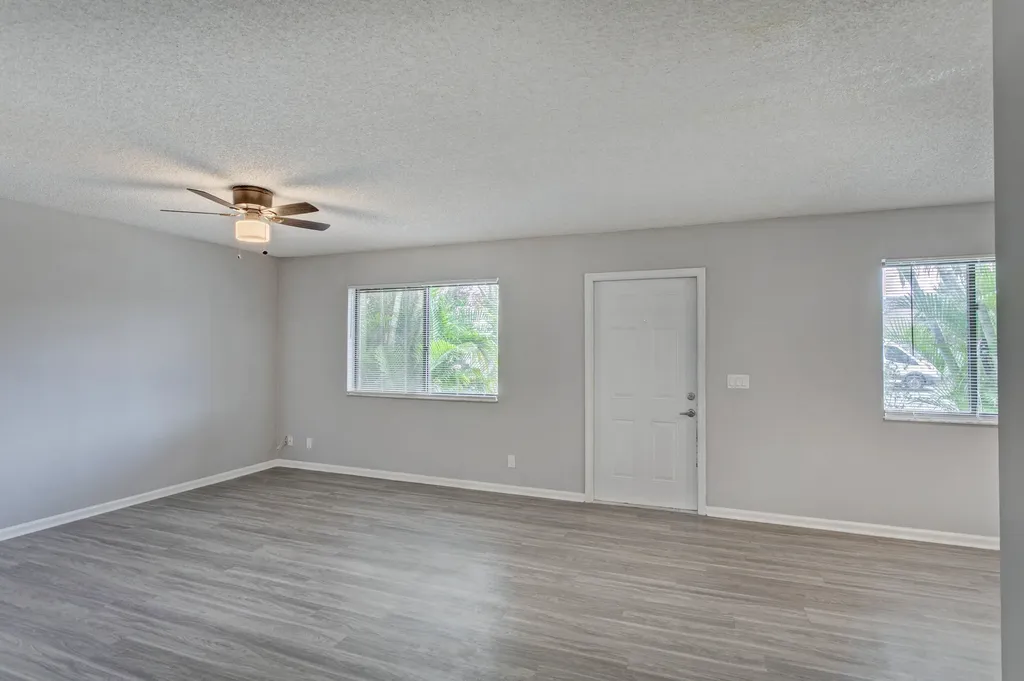 9186 Roan Lane West Palm Beach FL 33403
