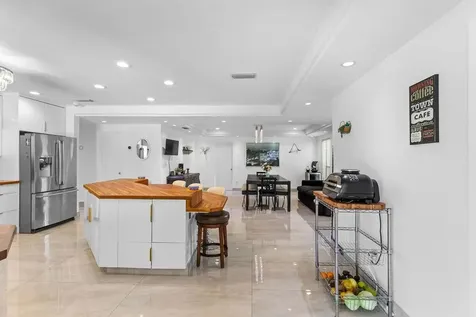 19885 NE 22nd Avenue Miami FL 33180
