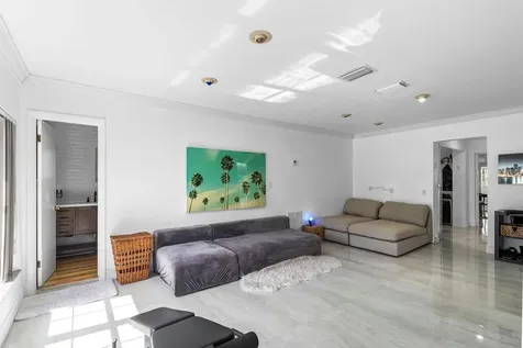 19885 NE 22nd Avenue Miami FL 33180