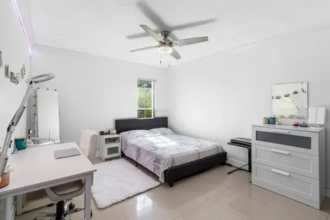 19885 NE 22nd Avenue Miami FL 33180