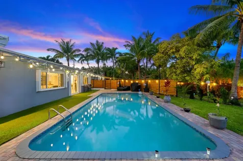19885 NE 22nd Avenue Miami FL 33180