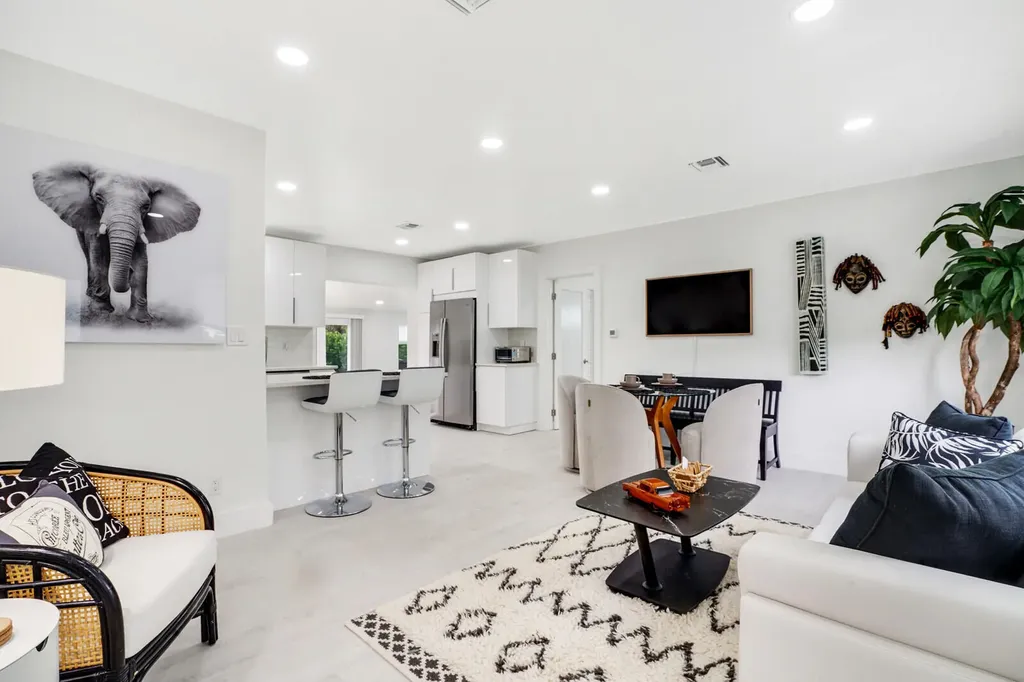 340 Summa Street West Palm Beach FL 33405