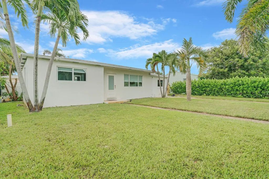 340 Summa Street West Palm Beach FL 33405