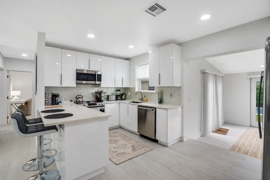 340 Summa Street West Palm Beach FL 33405