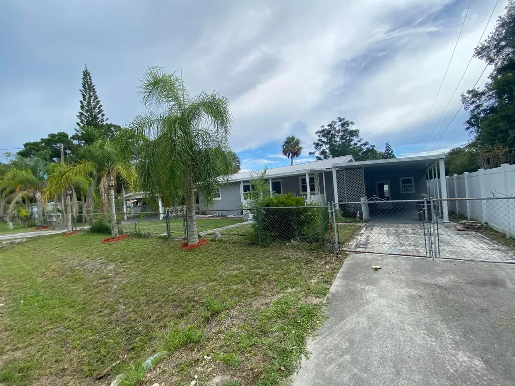 1788 SW 8th Street Okeechobee FL 34974