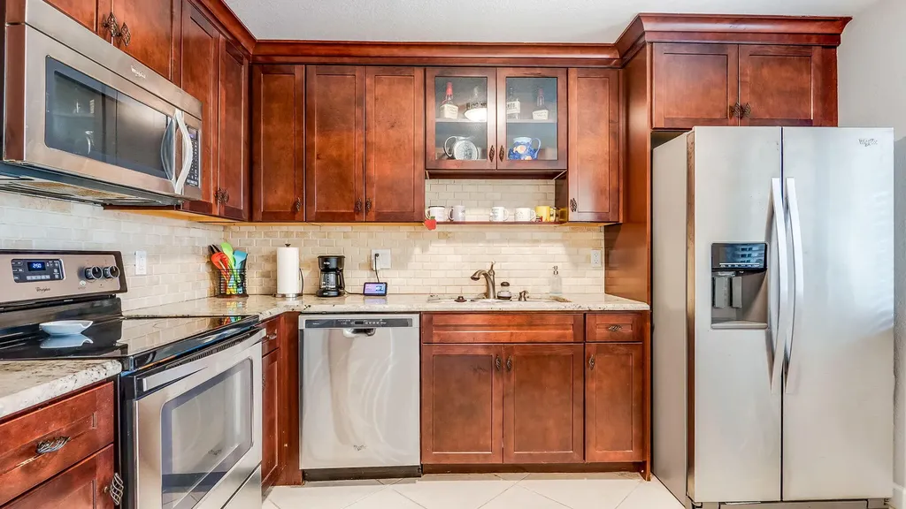 303 Lakeview Drive Weston FL 33326