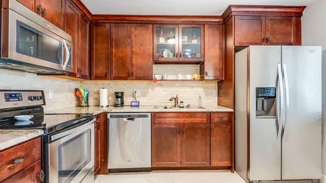 303 Lakeview Drive Weston FL 33326
