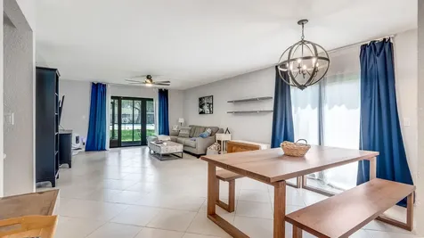 303 Lakeview Drive Weston FL 33326
