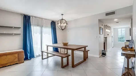 303 Lakeview Drive Weston FL 33326