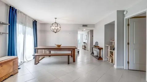 303 Lakeview Drive Weston FL 33326