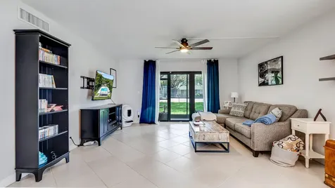 303 Lakeview Drive Weston FL 33326