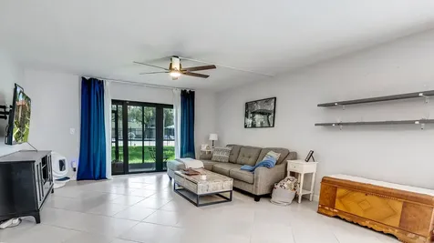 303 Lakeview Drive Weston FL 33326