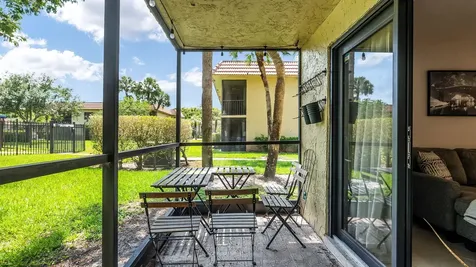 303 Lakeview Drive Weston FL 33326