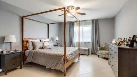 303 Lakeview Drive Weston FL 33326