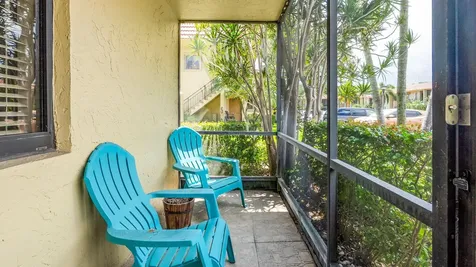 303 Lakeview Drive Weston FL 33326