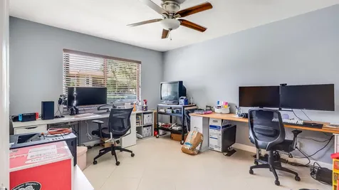 303 Lakeview Drive Weston FL 33326