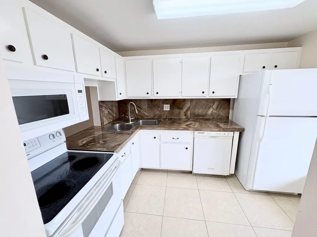 6070 NW 64th Avenue NW Tamarac FL 33319