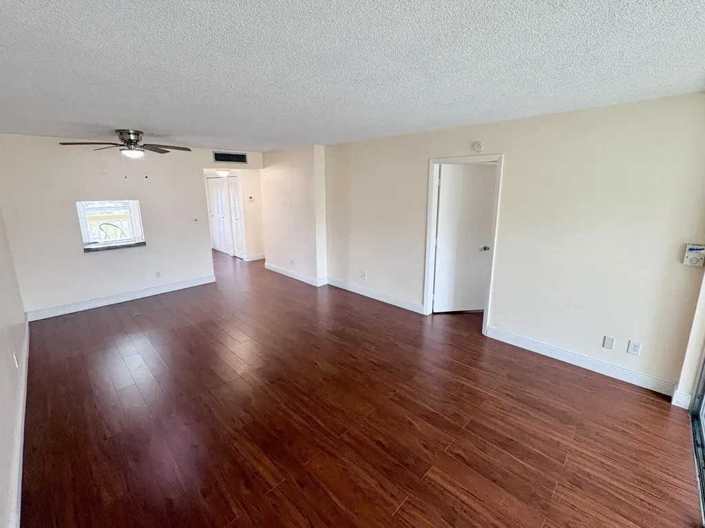 6070 NW 64th Avenue NW Tamarac FL 33319