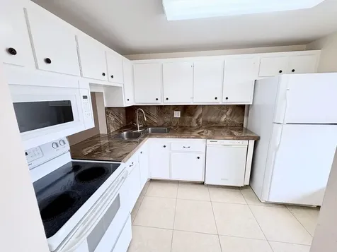6070 NW 64th Avenue NW Tamarac FL 33319