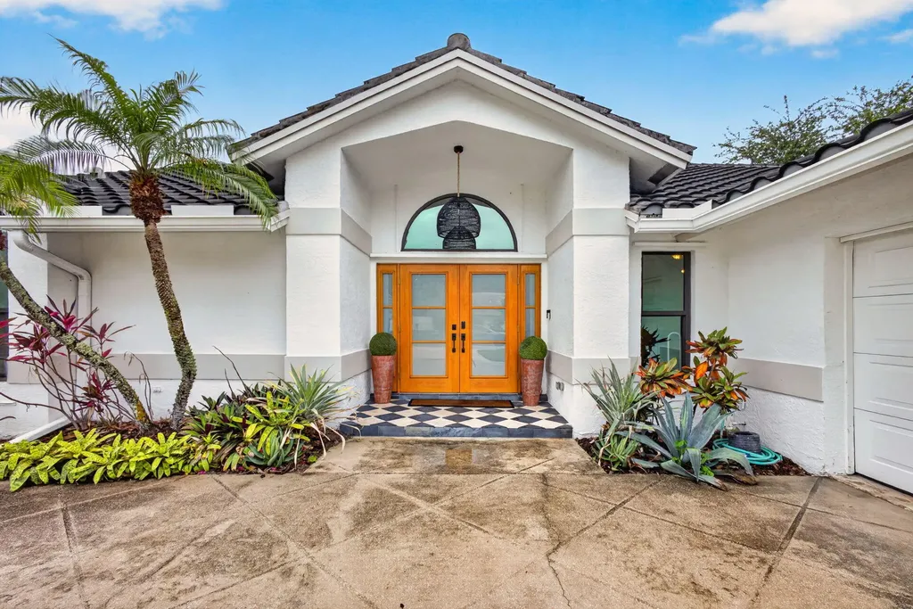 12897 La Rochelle Circle Palm Beach Gardens FL 33410