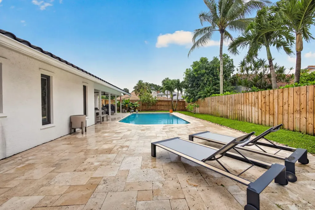 12897 La Rochelle Circle Palm Beach Gardens FL 33410