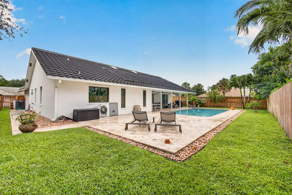 12897 La Rochelle Circle Palm Beach Gardens FL 33410