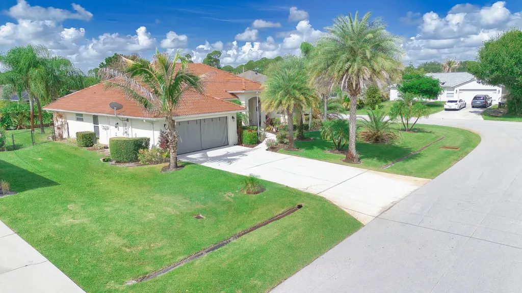 1602 SW Cefalu Circle Port St Lucie FL 34953