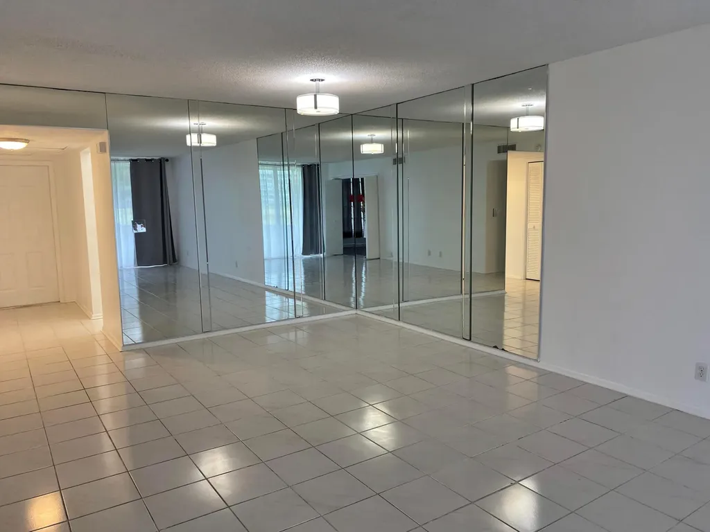 2751 S Palm Aire Drive Pompano Beach FL 33069