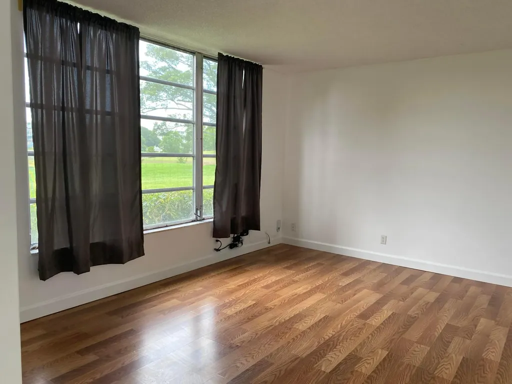 2751 S Palm Aire Drive Pompano Beach FL 33069