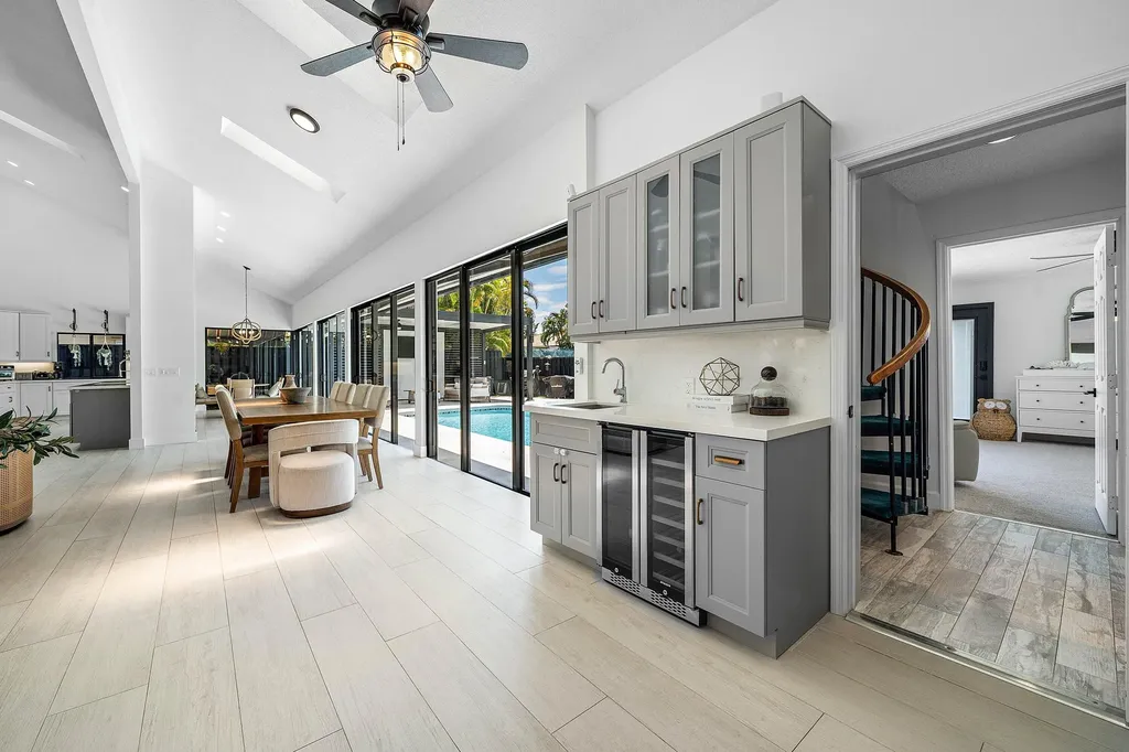 2707 Biarritz Drive Palm Beach Gardens FL 33410