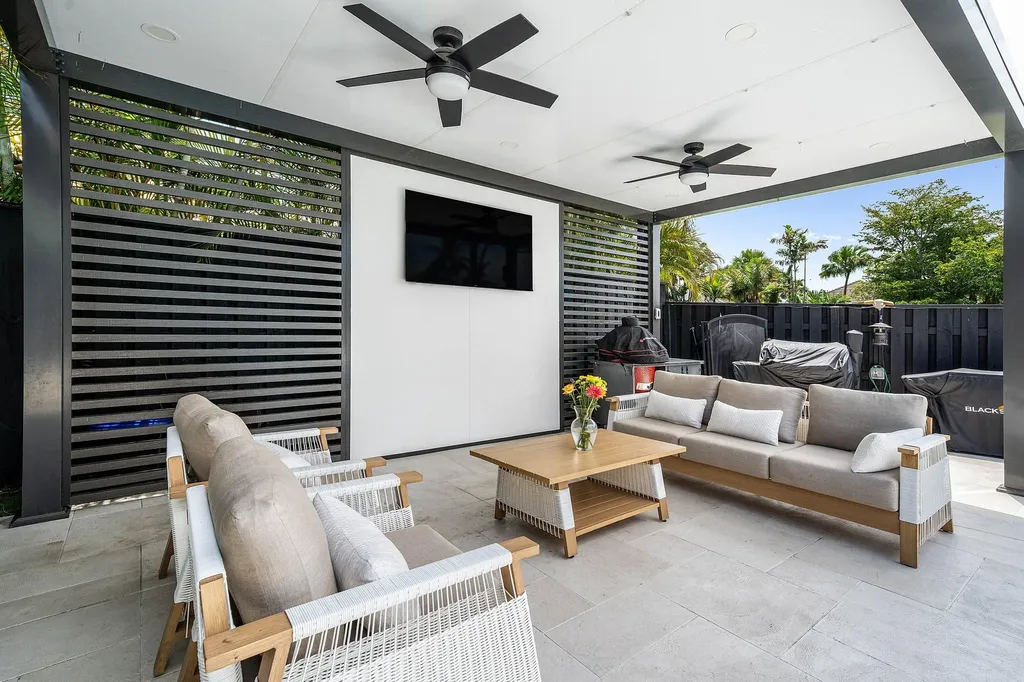 2707 Biarritz Drive Palm Beach Gardens FL 33410