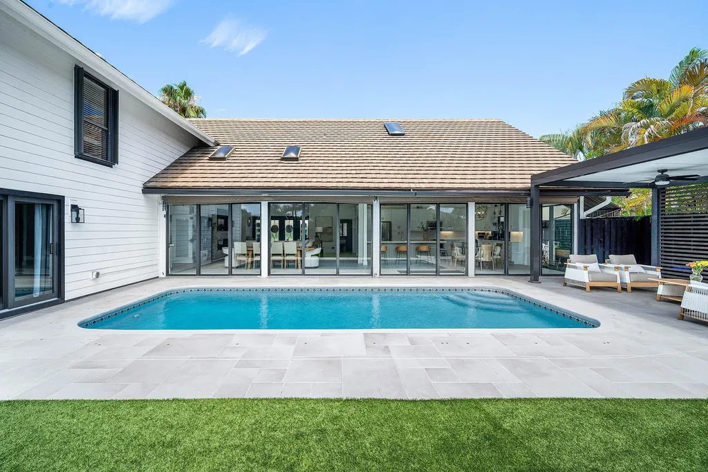 2707 Biarritz Drive Palm Beach Gardens FL 33410