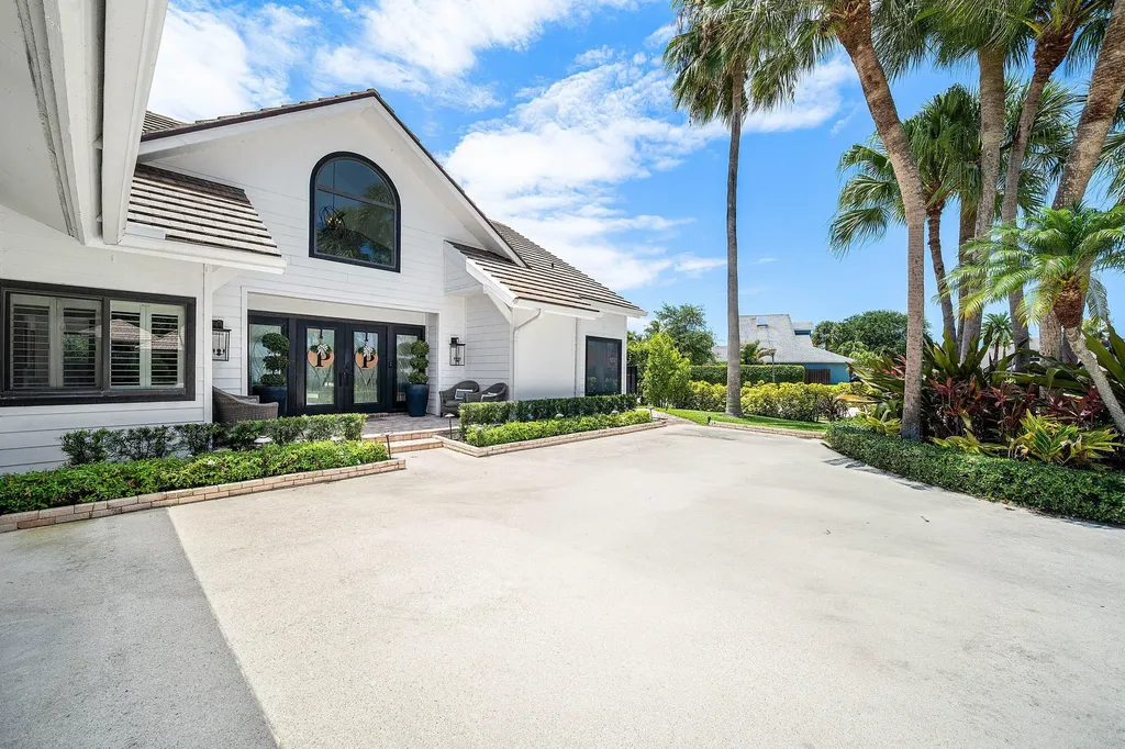 2707 Biarritz Drive Palm Beach Gardens FL 33410