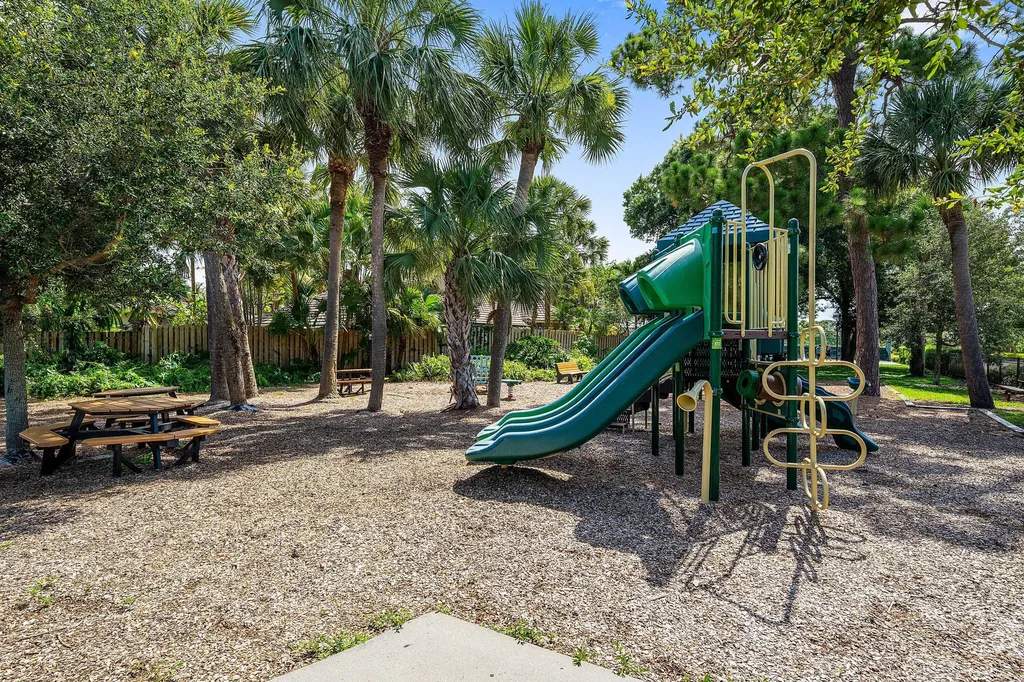 2707 Biarritz Drive Palm Beach Gardens FL 33410